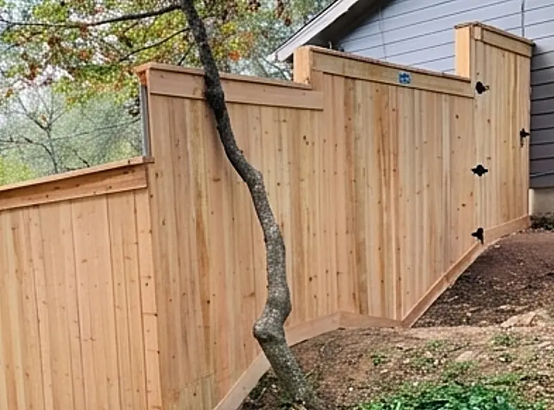 Stepped for sloped ground: Follows the grade without leaving gaps